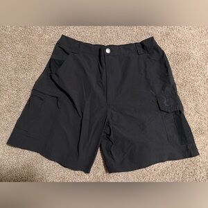 Reel Legends men’s medium Black Cargo Shorts